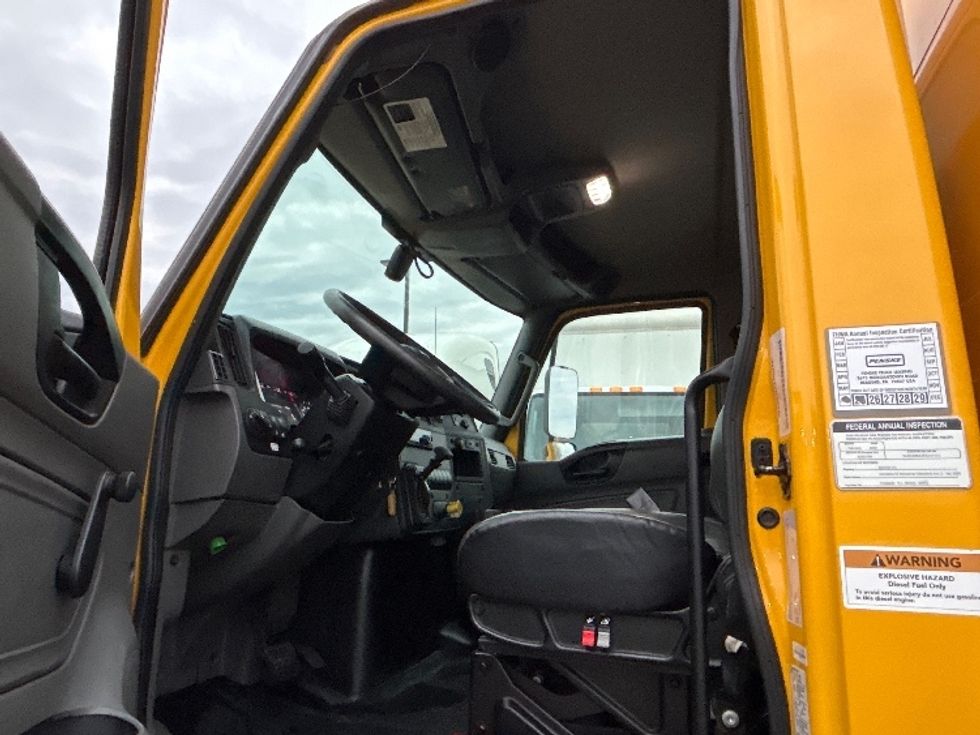 Medium Duty Box Truck-Light and Medium Duty Trucks-International-2021-MV607-Fontana-CA-216,752\n\t\tmiles-$ 40,500 - Image 16