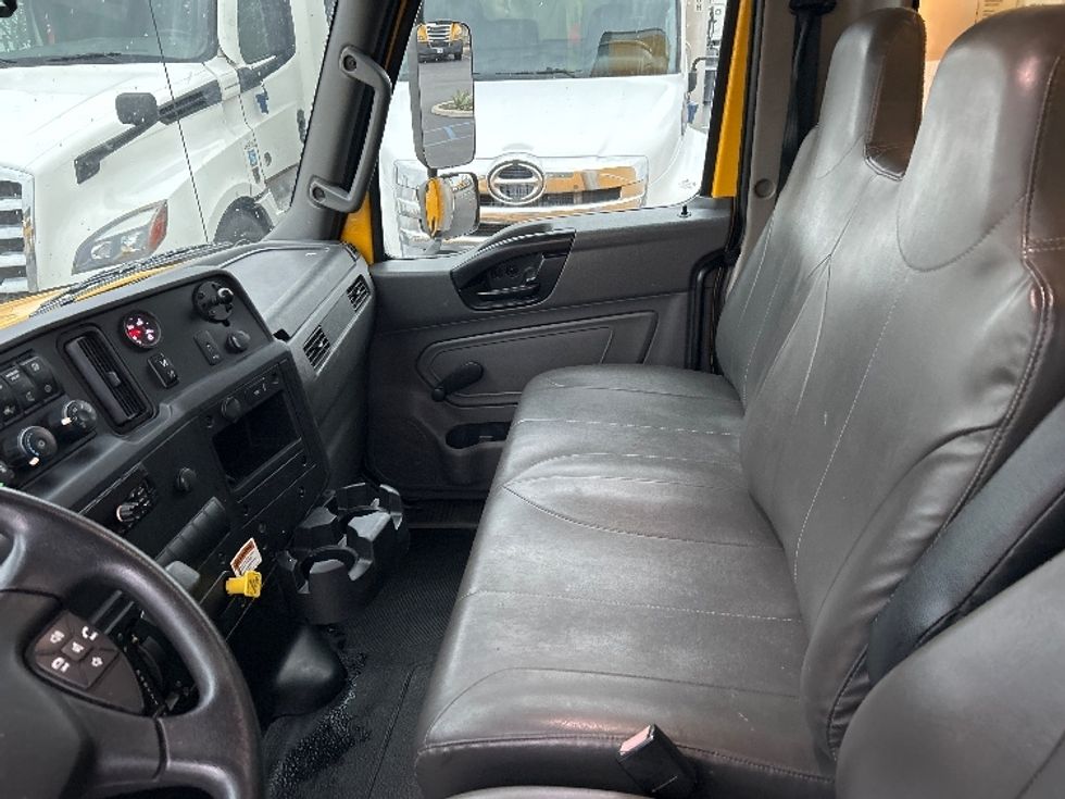 Medium Duty Box Truck-Light and Medium Duty Trucks-International-2021-MV607-Fontana-CA-216,752\n\t\tmiles-$ 40,500 - Image 19