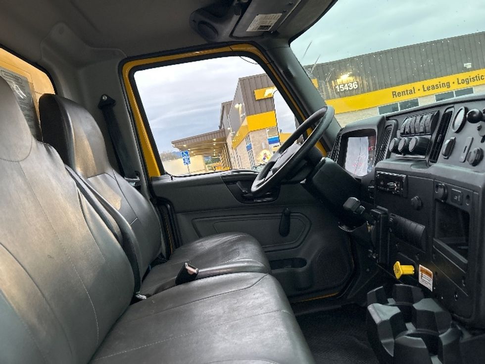 Medium Duty Box Truck-Light and Medium Duty Trucks-International-2021-MV607-Fontana-CA-216,752\n\t\tmiles-$ 40,500 - Image 22