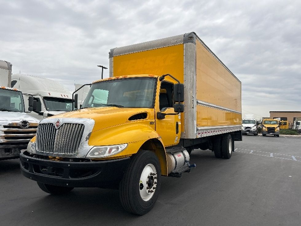 Medium Duty Box Truck-Light and Medium Duty Trucks-International-2021-MV607-Fontana-CA-216,752\n\t\tmiles-$ 40,500 - Image 3