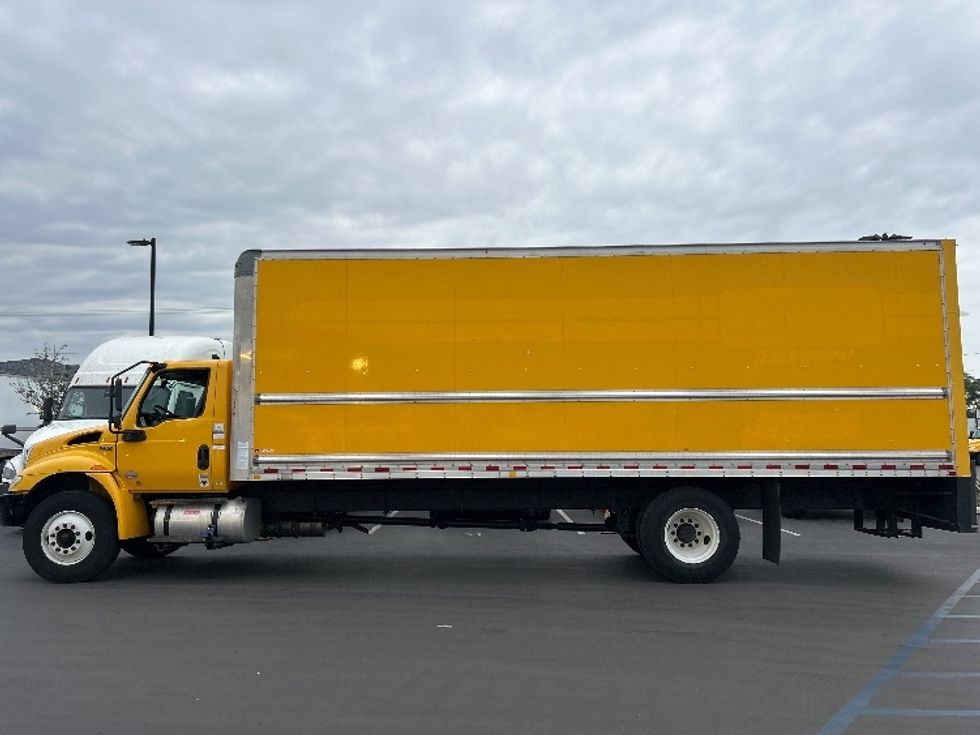 Medium Duty Box Truck-Light and Medium Duty Trucks-International-2021-MV607-Fontana-CA-216,752\n\t\tmiles-$ 40,500 - Image 4