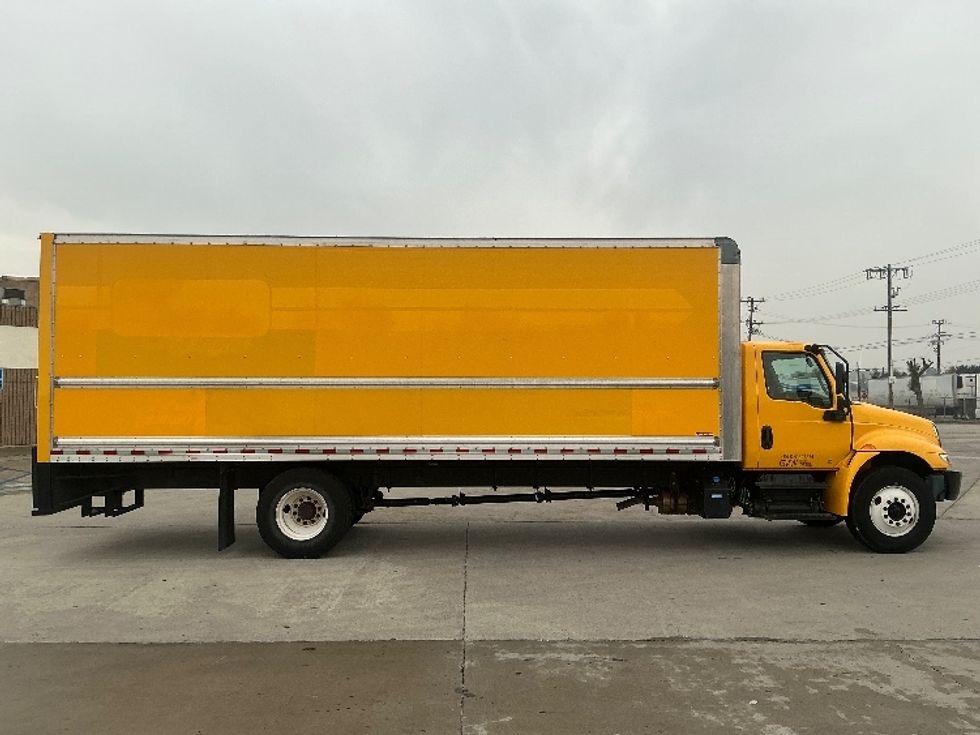 Medium Duty Box Truck-Light and Medium Duty Trucks-International-2021-MV607-Fontana-CA-226,791\n\t\tmiles-$ 35,500 - Image 14