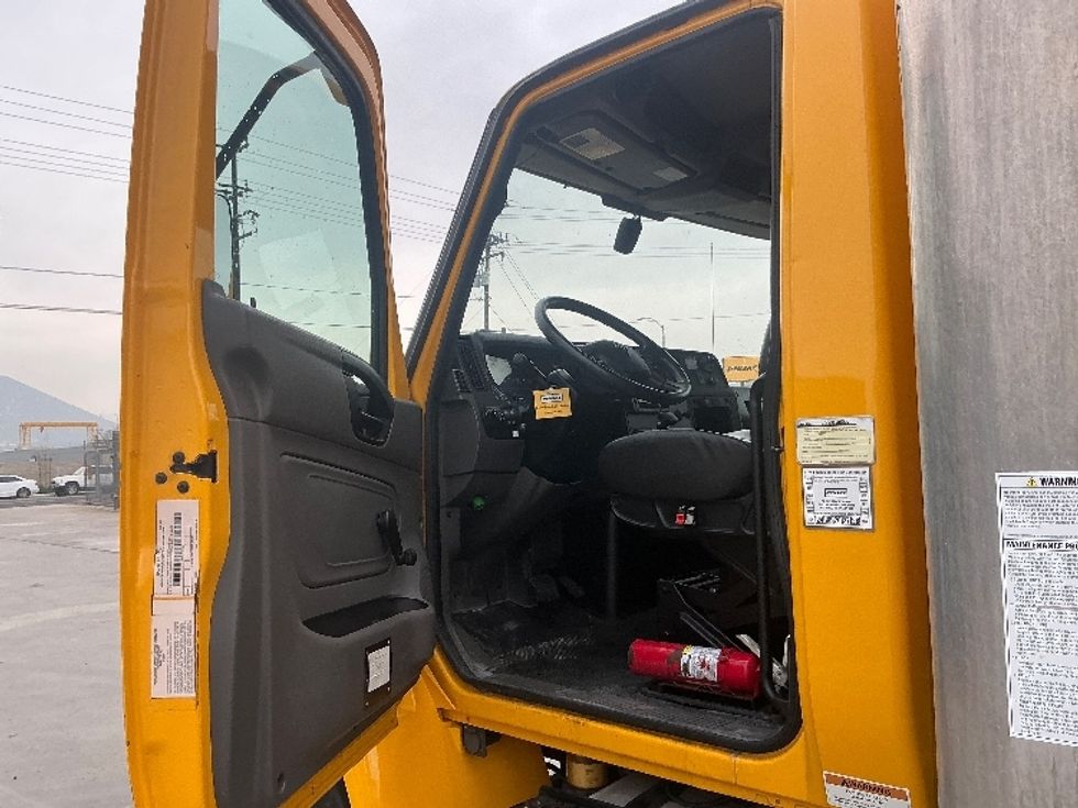 Medium Duty Box Truck-Light and Medium Duty Trucks-International-2021-MV607-Fontana-CA-226,791\n\t\tmiles-$ 35,500 - Image 15