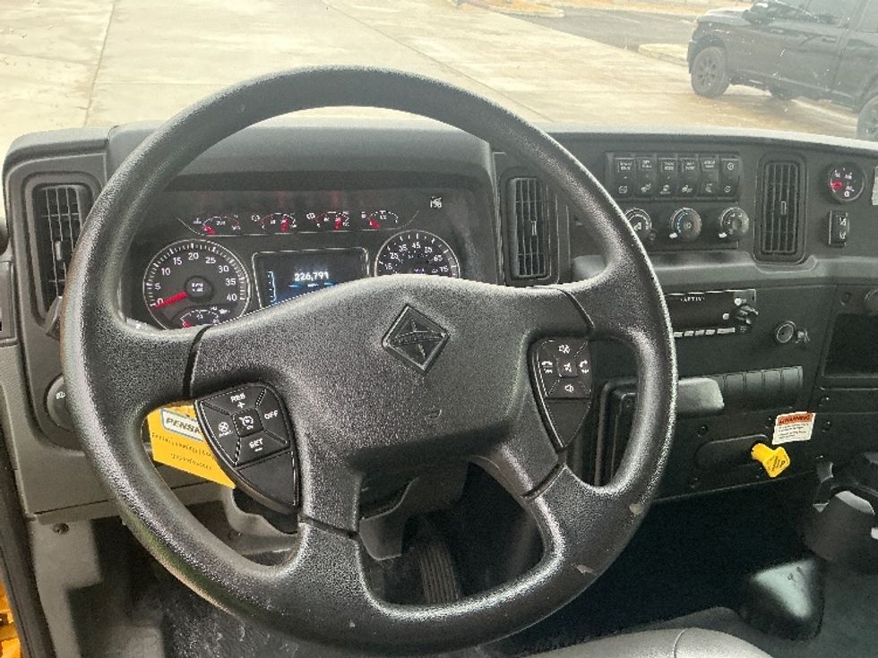 Medium Duty Box Truck-Light and Medium Duty Trucks-International-2021-MV607-Fontana-CA-226,791\n\t\tmiles-$ 35,500 - Image 17