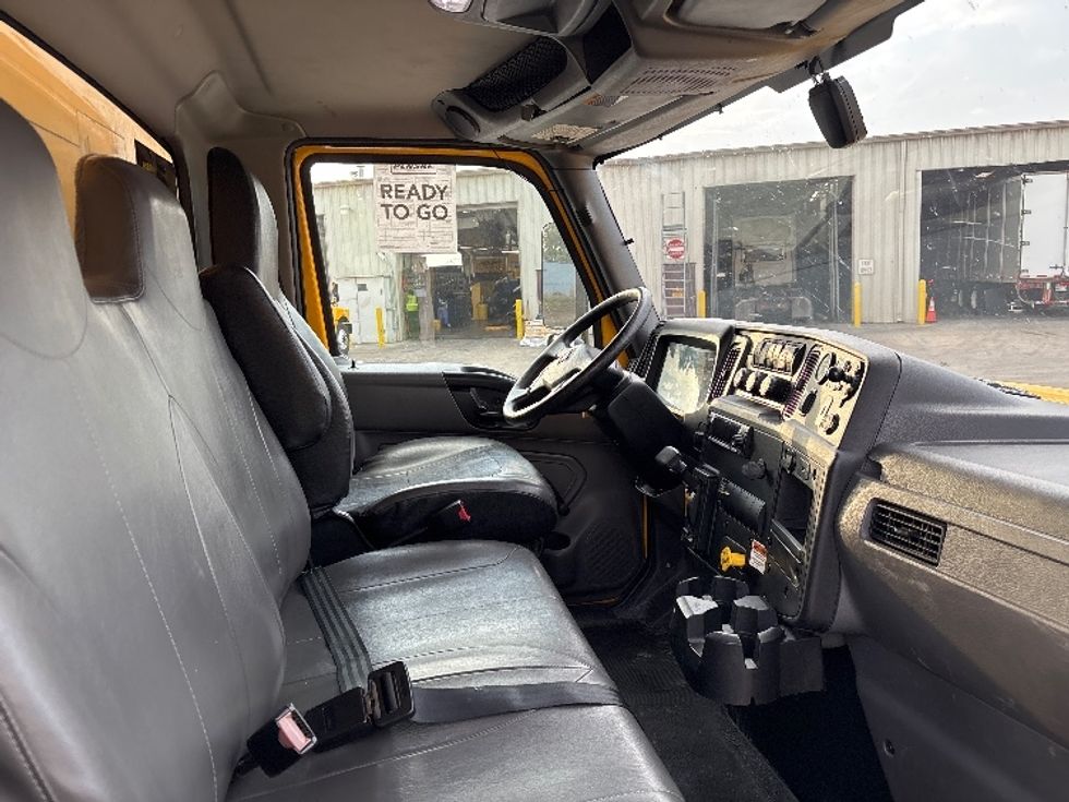 Medium Duty Box Truck-Light and Medium Duty Trucks-International-2021-MV607-Fontana-CA-226,791\n\t\tmiles-$ 35,500 - Image 21