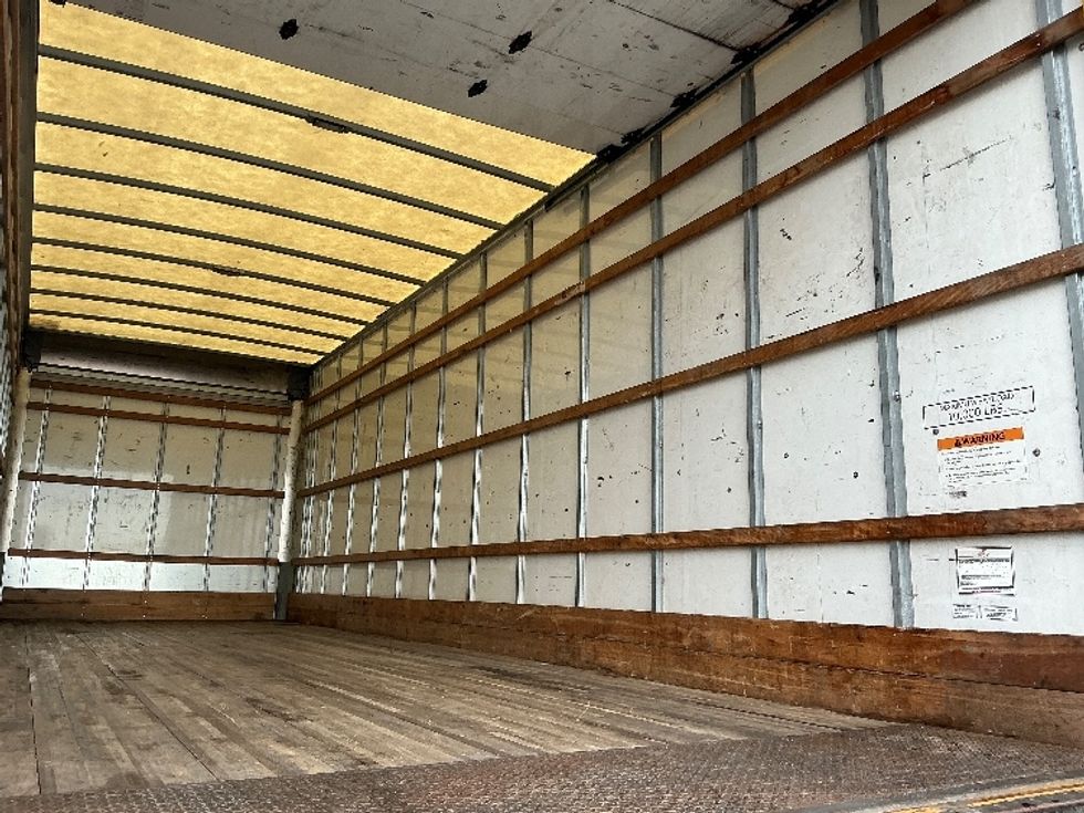 Medium Duty Box Truck-Light and Medium Duty Trucks-International-2021-MV607-Fontana-CA-231,431\n\t\tmiles-$ 38,250 - Image 12