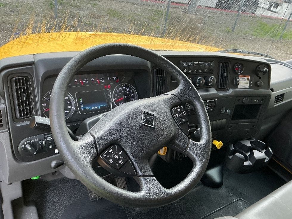 Medium Duty Box Truck-Light and Medium Duty Trucks-International-2021-MV607-Fontana-CA-231,431\n\t\tmiles-$ 38,250 - Image 17