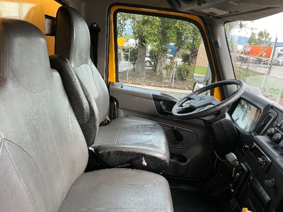 Medium Duty Box Truck-Light and Medium Duty Trucks-International-2021-MV607-Fontana-CA-231,431\n\t\tmiles-$ 38,250 - Image 22