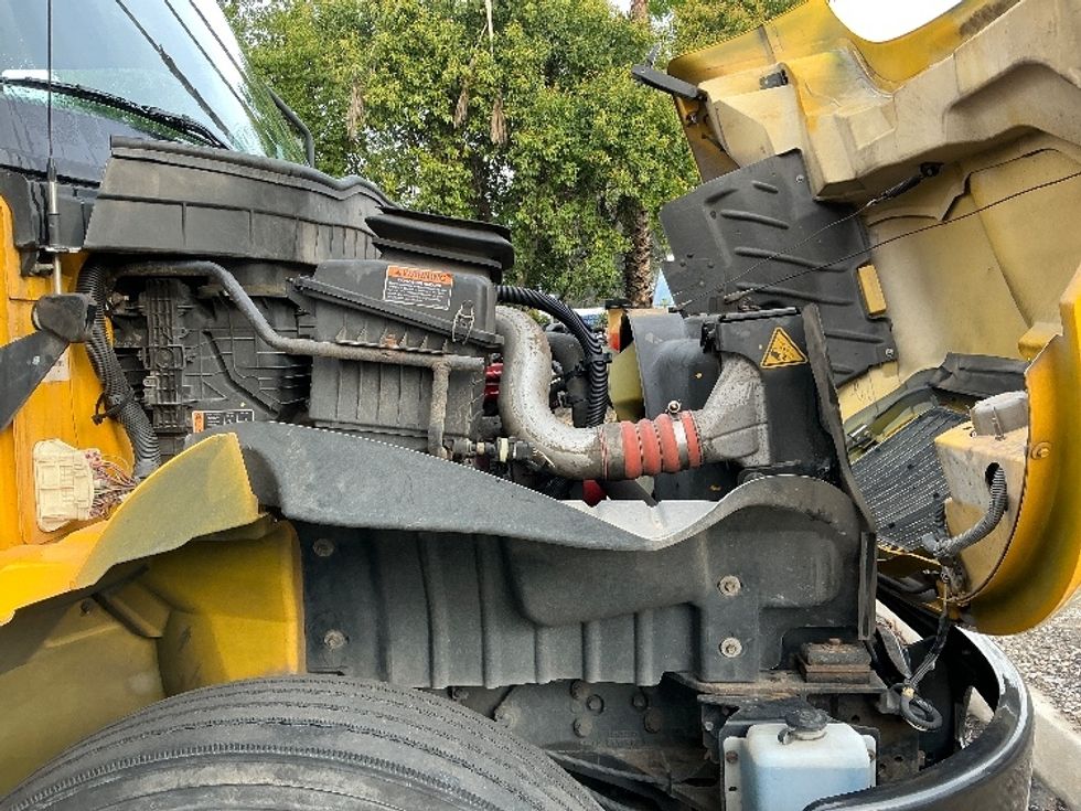 Medium Duty Box Truck-Light and Medium Duty Trucks-International-2021-MV607-Fontana-CA-231,431\n\t\tmiles-$ 38,250 - Image 23