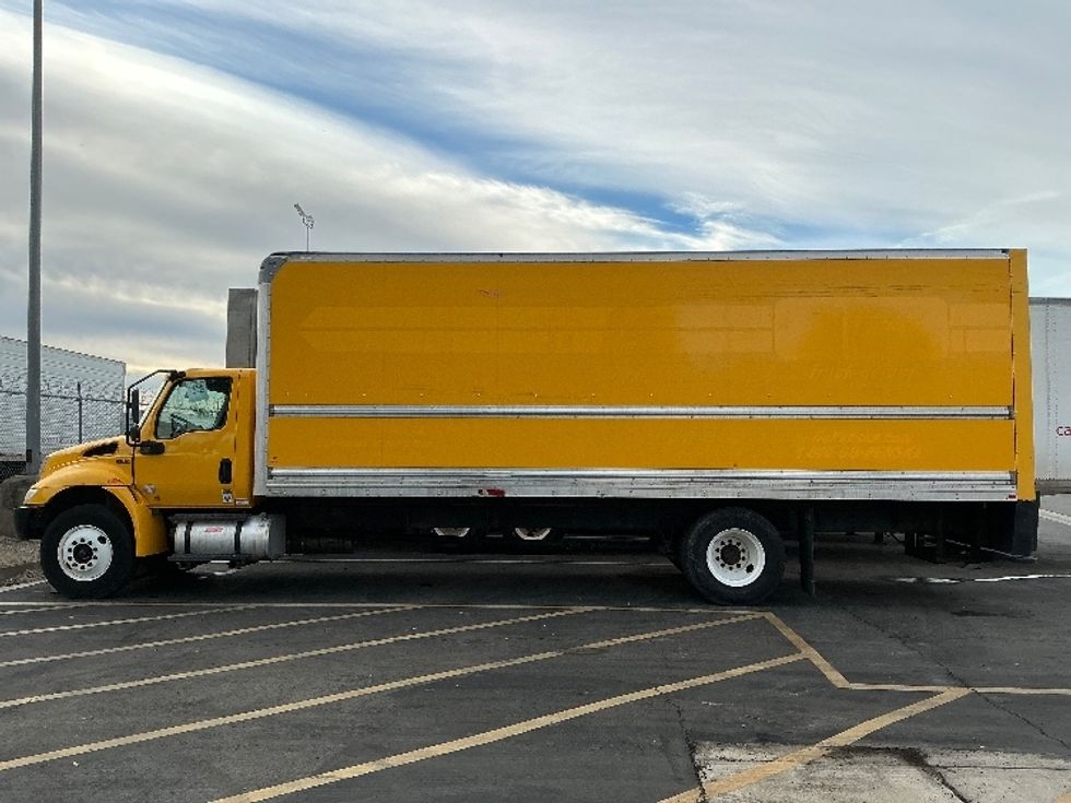 Medium Duty Box Truck-Light and Medium Duty Trucks-International-2021-MV607-Fontana-CA-231,431\n\t\tmiles-$ 38,250 - Image 4