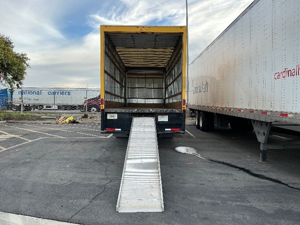 Medium Duty Box Truck-Light and Medium Duty Trucks-International-2021-MV607-Fontana-CA-231,431\n\t\tmiles-$ 38,250 - Image 9