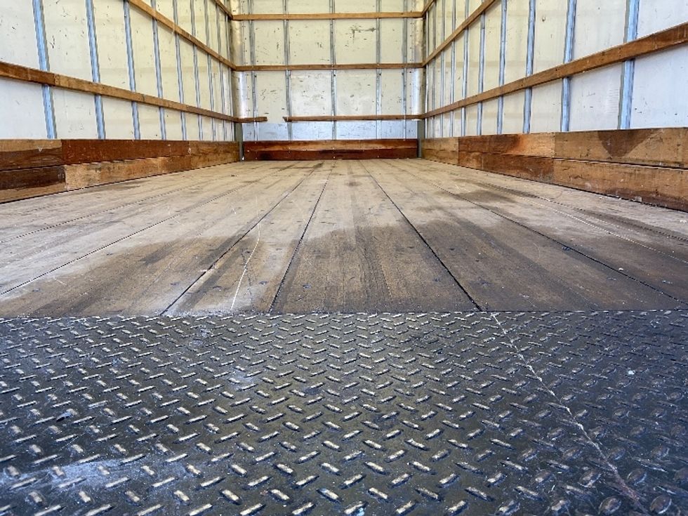 Medium Duty Box Truck-Light and Medium Duty Trucks-International-2021-MV607-Fontana-CA-256,895\n\t\tmiles-$ 31,500 - Image 10
