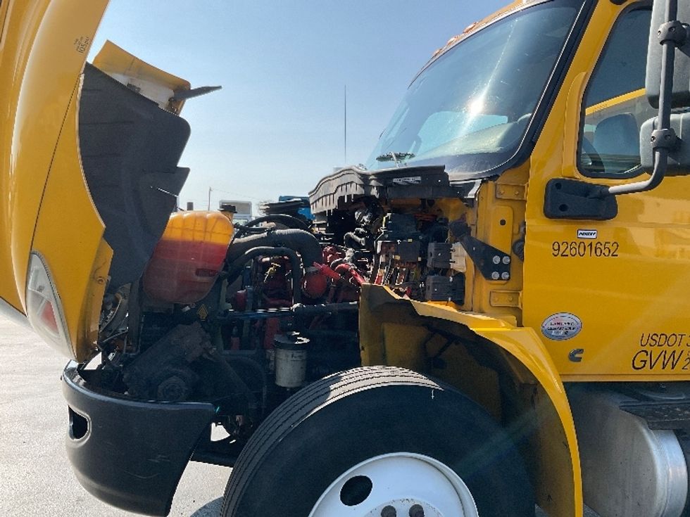 Medium Duty Box Truck-Light and Medium Duty Trucks-International-2021-MV607-Fontana-CA-256,895\n\t\tmiles-$ 31,500 - Image 24