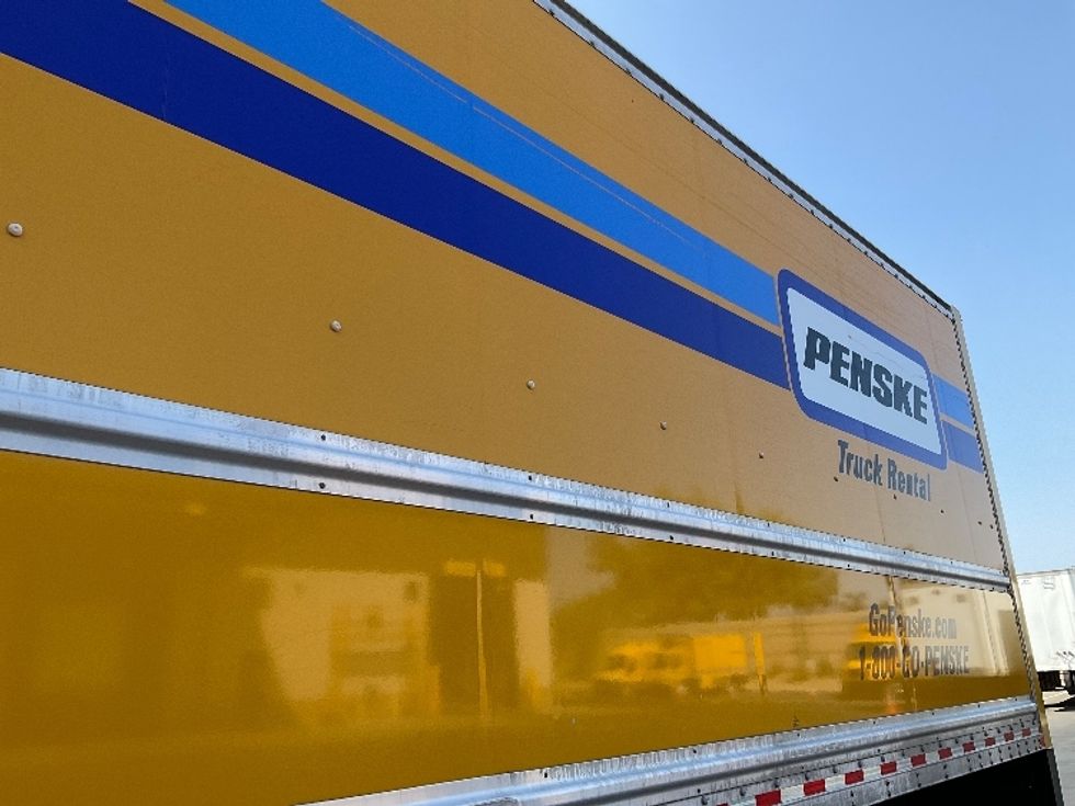 Medium Duty Box Truck-Light and Medium Duty Trucks-International-2021-MV607-Fontana-CA-256,895\n\t\tmiles-$ 31,500 - Image 26