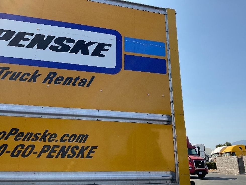 Medium Duty Box Truck-Light and Medium Duty Trucks-International-2021-MV607-Fontana-CA-256,895\n\t\tmiles-$ 31,500 - Image 27