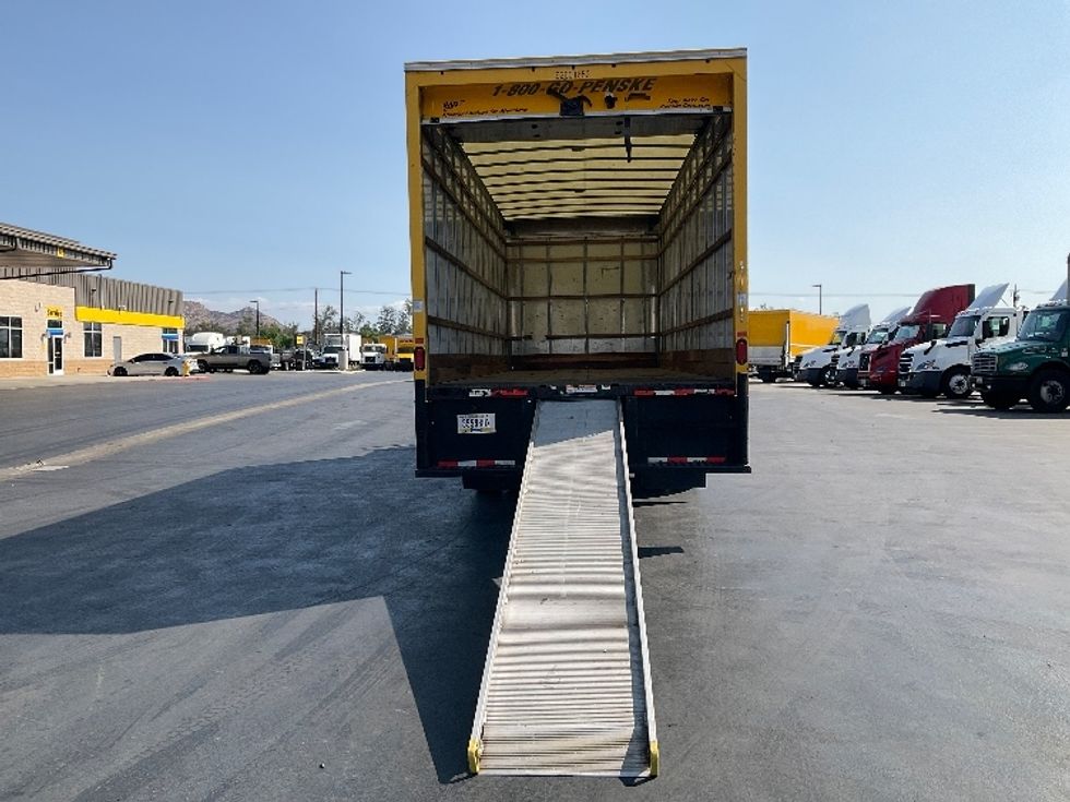 Medium Duty Box Truck-Light and Medium Duty Trucks-International-2021-MV607-Fontana-CA-256,895\n\t\tmiles-$ 31,500 - Image 9