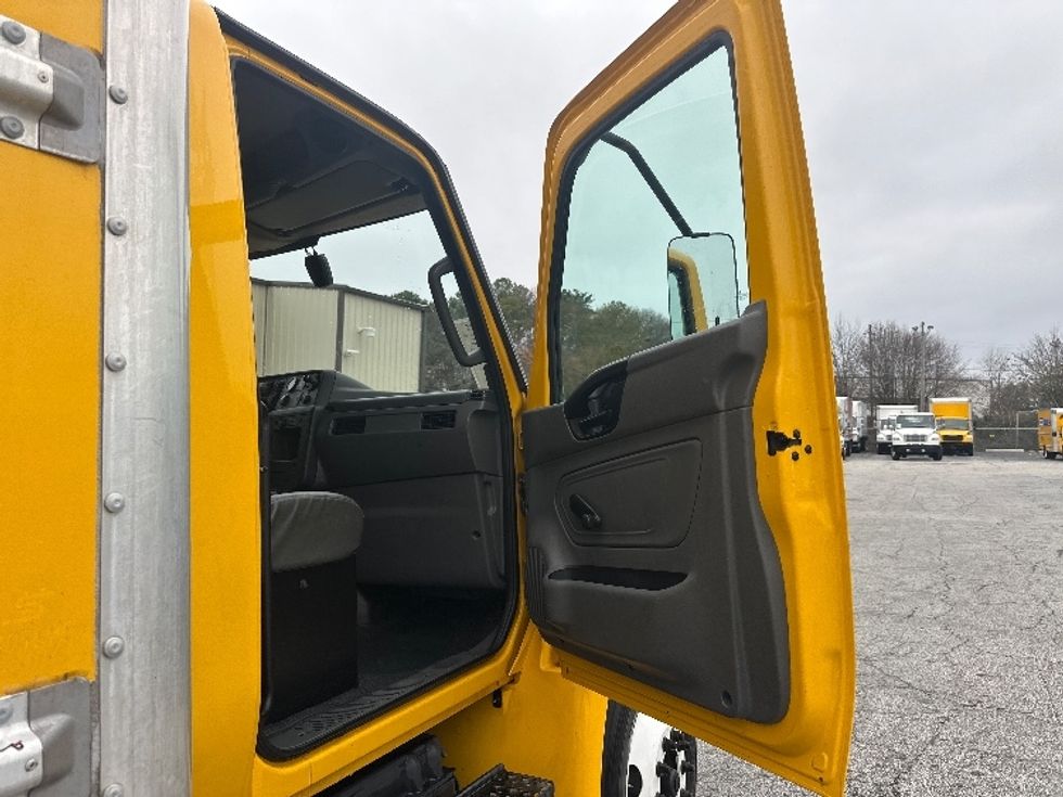 Medium Duty Box Truck-Light and Medium Duty Trucks-International-2021-MV607-Forest Park-GA-232,523\n\t\tmiles-$ 40,000 - Image 17