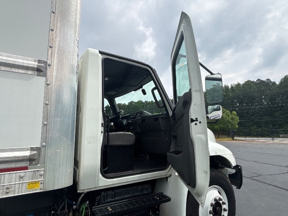 Medium Duty Box Truck-Light and Medium Duty Trucks-International-2021-MV607-Forest Park-GA-72,877\n\t\tmiles-$ 77,250 - Image 20