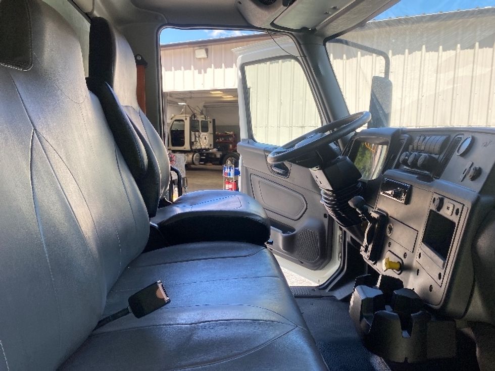Medium Duty Box Truck-Light and Medium Duty Trucks-International-2021-MV607-Forest Park-GA-86,345\n\t\tmiles-$ 76,500 - Image 22