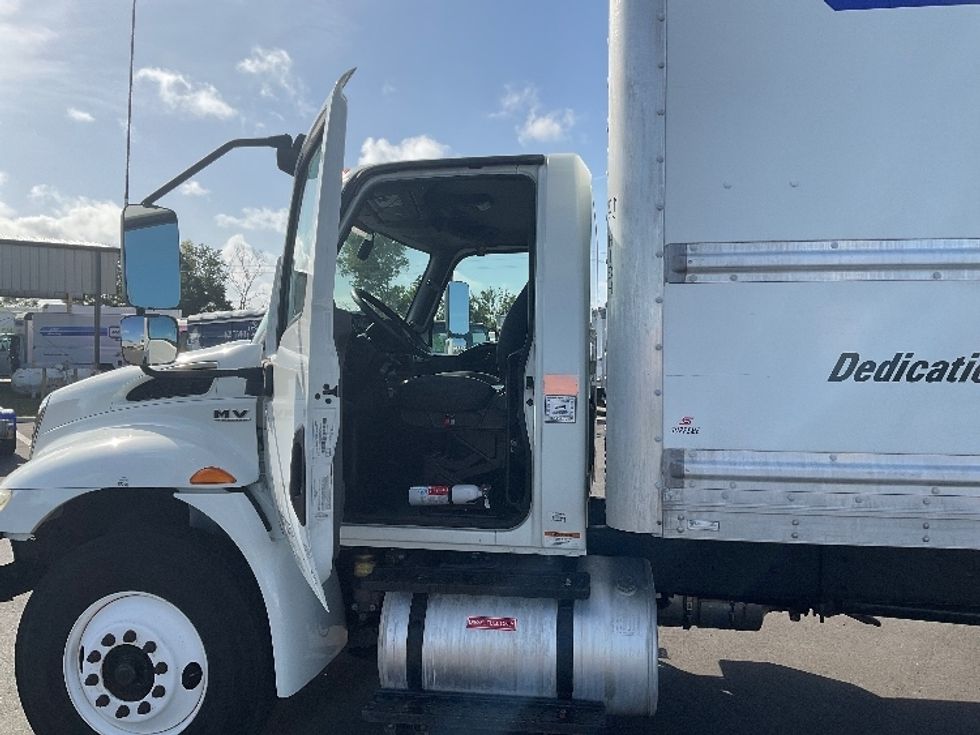 Medium Duty Box Truck-Light and Medium Duty Trucks-International-2021-MV607-Fort Myers-FL-117,731\n\t\tmiles-$ 66,750 - Image 16