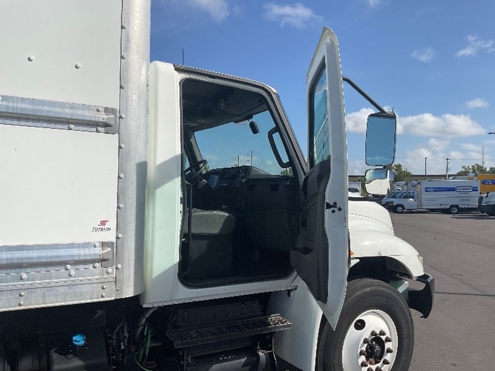 Medium Duty Box Truck-Light and Medium Duty Trucks-International-2021-MV607-Fort Myers-FL-117,731\n\t\tmiles-$ 66,750 - Image 20