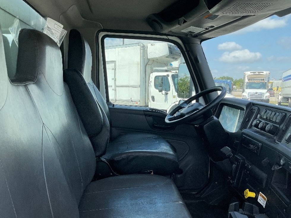 Medium Duty Box Truck-Light and Medium Duty Trucks-International-2021-MV607-Fort Myers-FL-132,541\n\t\tmiles-$ 64,250 - Image 21
