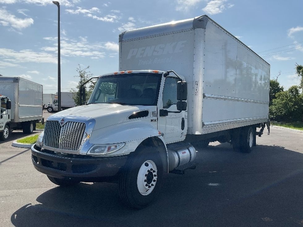 Medium Duty Box Truck-Light and Medium Duty Trucks-International-2021-MV607-Fort Myers-FL-132,541\n\t\tmiles-$ 64,250 - Image 3