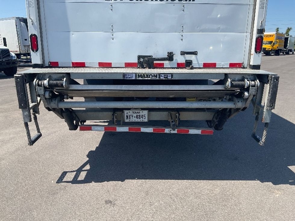 Medium Duty Box Truck-Light and Medium Duty Trucks-International-2021-MV607-Fort Myers-FL-135,660\n\t\tmiles-$ 63,750 - Image 25