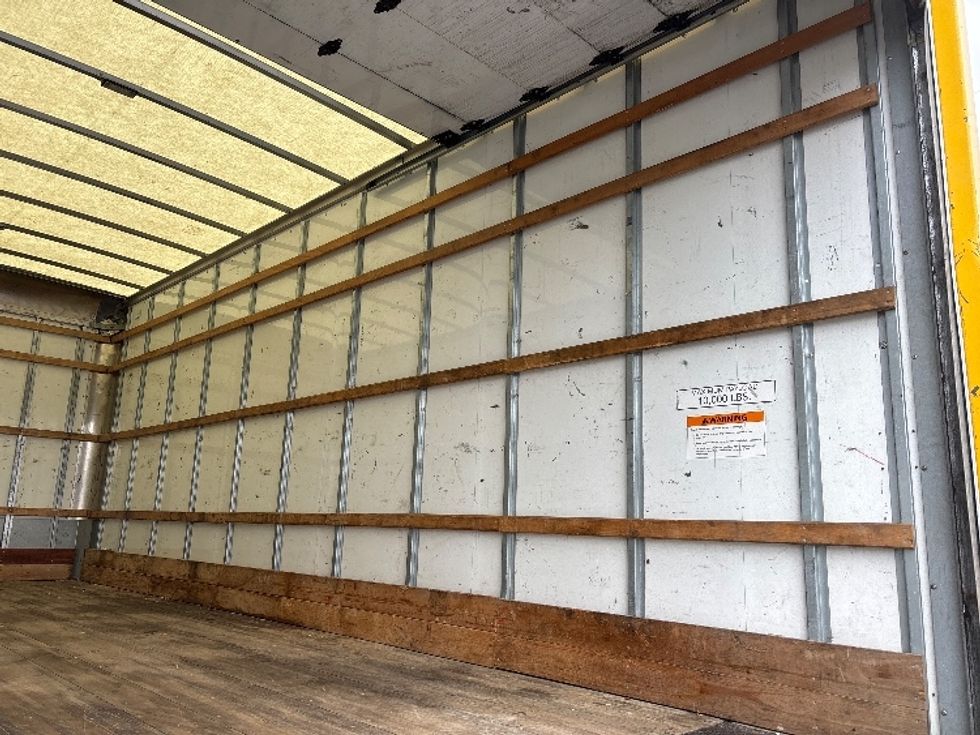Medium Duty Box Truck-Light and Medium Duty Trucks-International-2021-MV607-Fort Wayne-IN-185,947\n\t\tmiles-$ 38,250 - Image 11