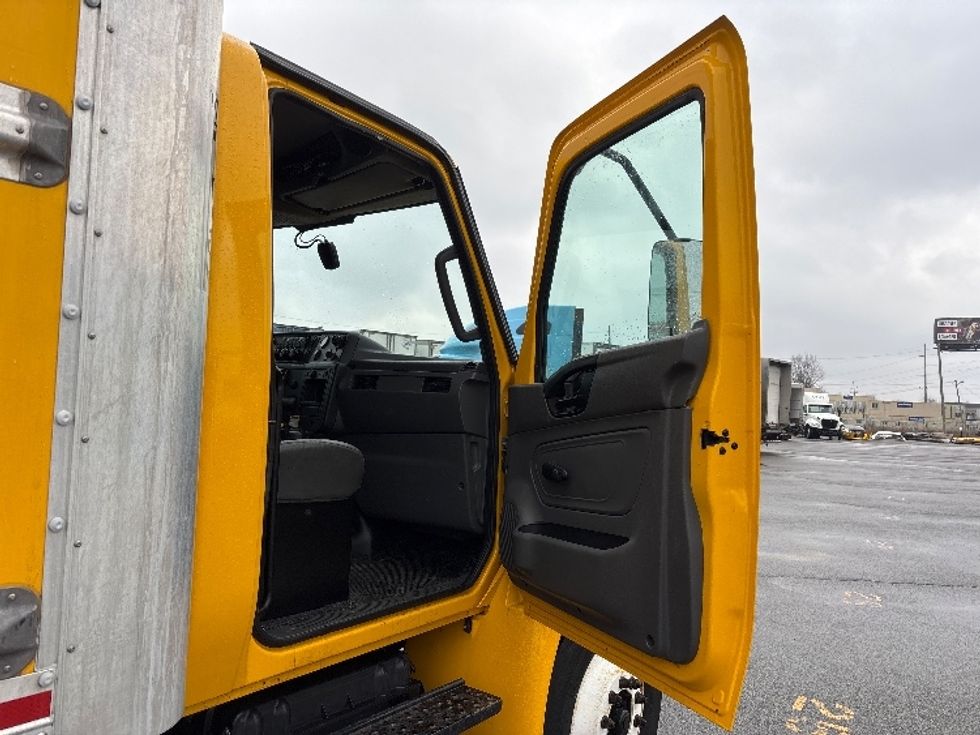Medium Duty Box Truck-Light and Medium Duty Trucks-International-2021-MV607-Fort Wayne-IN-185,947\n\t\tmiles-$ 38,250 - Image 19