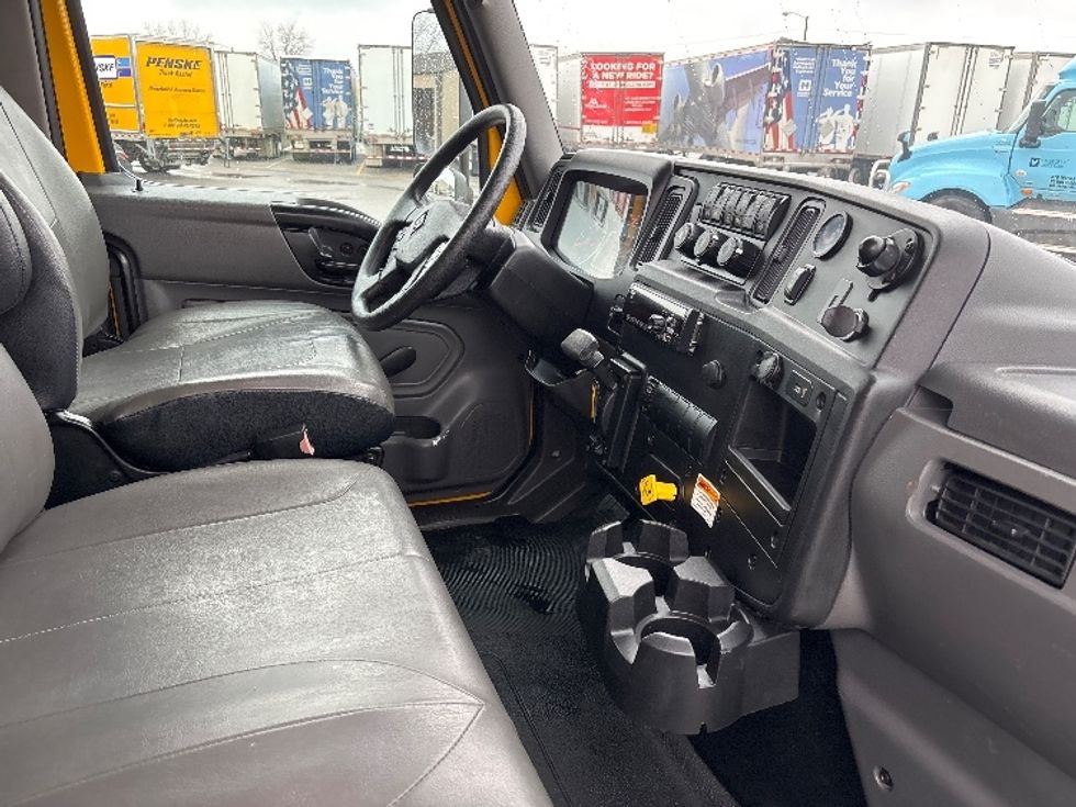 Medium Duty Box Truck-Light and Medium Duty Trucks-International-2021-MV607-Fort Wayne-IN-185,947\n\t\tmiles-$ 38,250 - Image 21