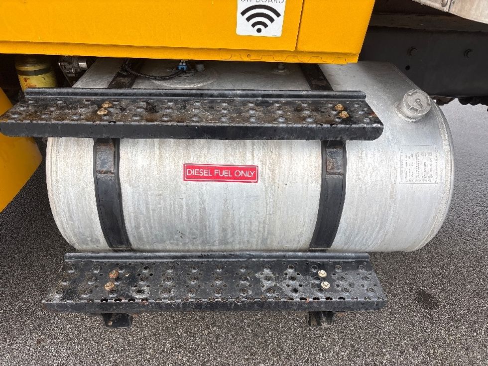 Medium Duty Box Truck-Light and Medium Duty Trucks-International-2021-MV607-Fort Wayne-IN-185,947\n\t\tmiles-$ 38,250 - Image 24