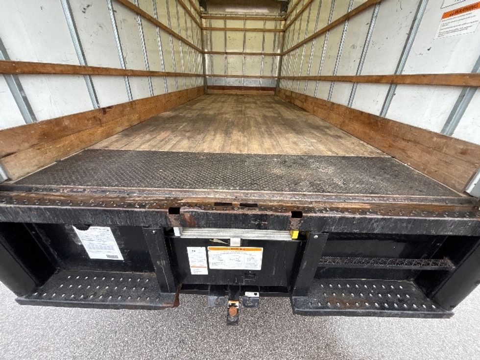 Medium Duty Box Truck-Light and Medium Duty Trucks-International-2021-MV607-Fort Wayne-IN-185,947\n\t\tmiles-$ 38,250 - Image 9