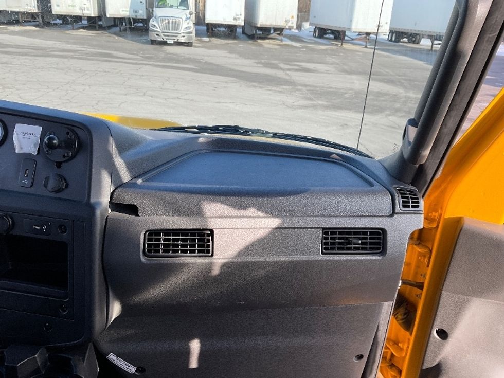 Medium Duty Box Truck-Light and Medium Duty Trucks-International-2021-MV607-Fort Wayne-IN-195,083\n\t\tmiles-$ 43,000 - Image 21