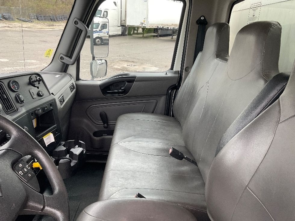 Medium Duty Box Truck-Light and Medium Duty Trucks-International-2021-MV607-Fort Wayne-IN-206,698\n\t\tmiles-$ 51,000 - Image 19