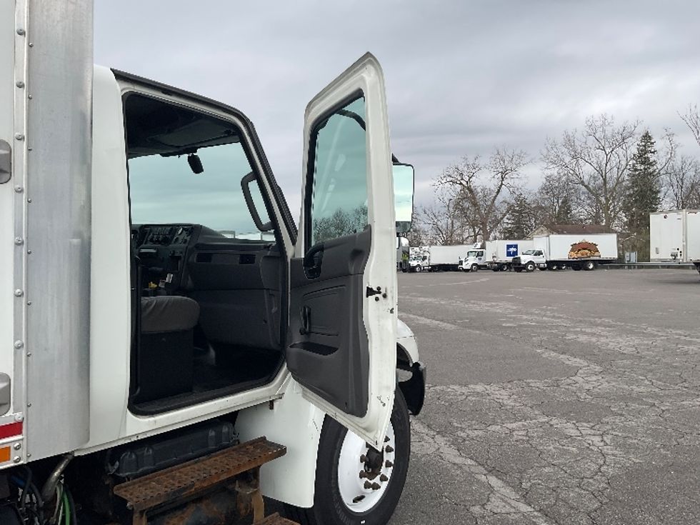 Medium Duty Box Truck-Light and Medium Duty Trucks-International-2021-MV607-Fort Wayne-IN-206,698\n\t\tmiles-$ 51,000 - Image 20
