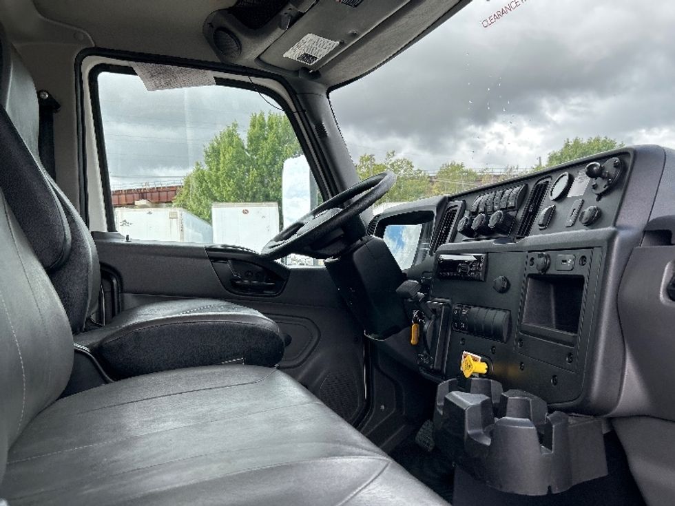 Medium Duty Box Truck-Light and Medium Duty Trucks-International-2021-MV607-Fort Worth-TX-139,351\n\t\tmiles-$ 61,250 - Image 22
