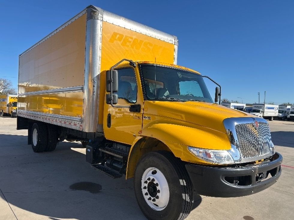 Medium Duty Box Truck-Light and Medium Duty Trucks-International-2021-MV607-Fort Worth-TX-146,222\n\t\tmiles-$ 43,750 - Image 1