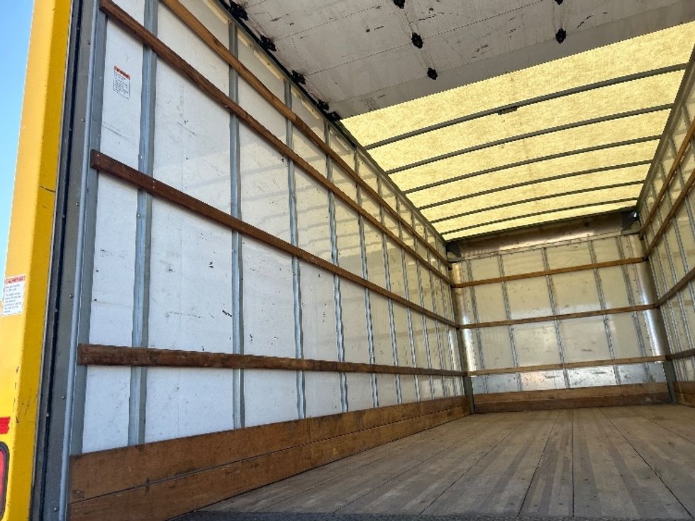 Medium Duty Box Truck-Light and Medium Duty Trucks-International-2021-MV607-Fort Worth-TX-146,222\n\t\tmiles-$ 43,750 - Image 11