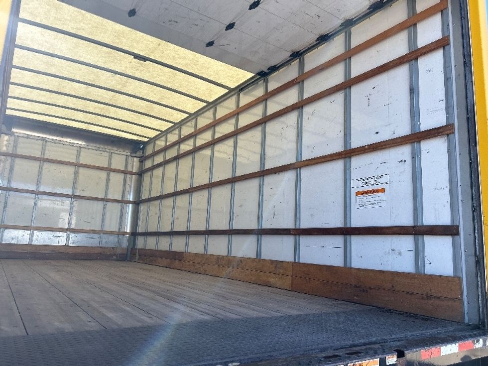 Medium Duty Box Truck-Light and Medium Duty Trucks-International-2021-MV607-Fort Worth-TX-146,222\n\t\tmiles-$ 43,750 - Image 12