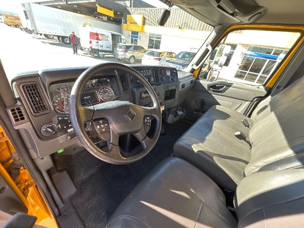 Medium Duty Box Truck-Light and Medium Duty Trucks-International-2021-MV607-Fort Worth-TX-146,222\n\t\tmiles-$ 43,750 - Image 17