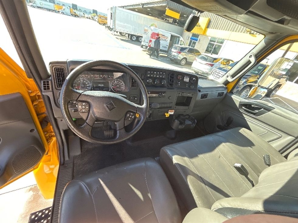 Medium Duty Box Truck-Light and Medium Duty Trucks-International-2021-MV607-Fort Worth-TX-146,222\n\t\tmiles-$ 43,750 - Image 18