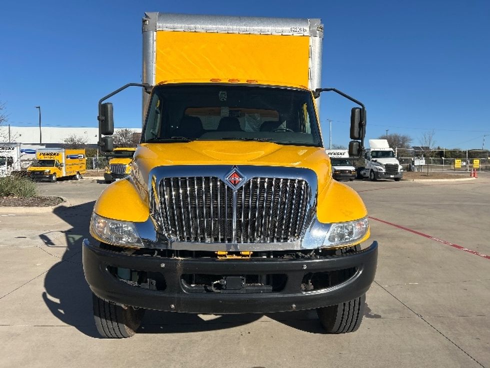 Medium Duty Box Truck-Light and Medium Duty Trucks-International-2021-MV607-Fort Worth-TX-146,222\n\t\tmiles-$ 43,750 - Image 2