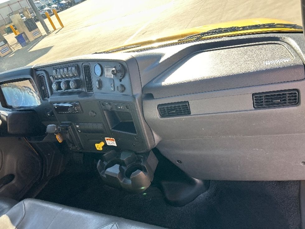 Medium Duty Box Truck-Light and Medium Duty Trucks-International-2021-MV607-Fort Worth-TX-146,222\n\t\tmiles-$ 43,750 - Image 21