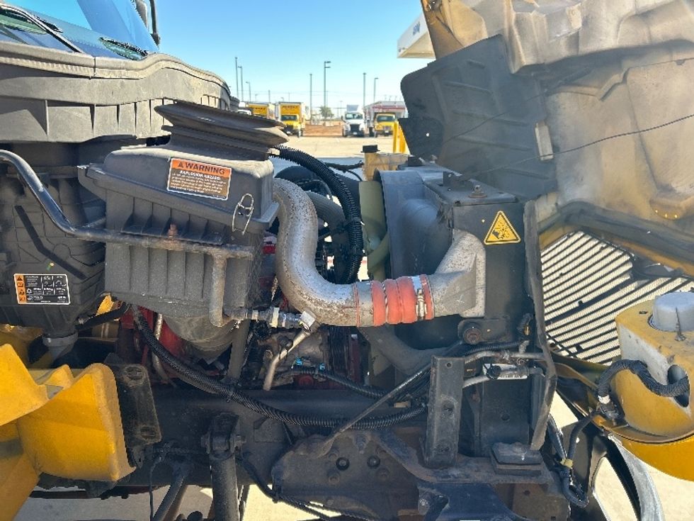 Medium Duty Box Truck-Light and Medium Duty Trucks-International-2021-MV607-Fort Worth-TX-146,222\n\t\tmiles-$ 43,750 - Image 23