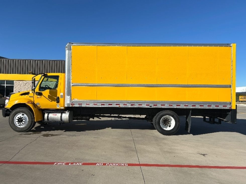 Medium Duty Box Truck-Light and Medium Duty Trucks-International-2021-MV607-Fort Worth-TX-146,222\n\t\tmiles-$ 43,750 - Image 4