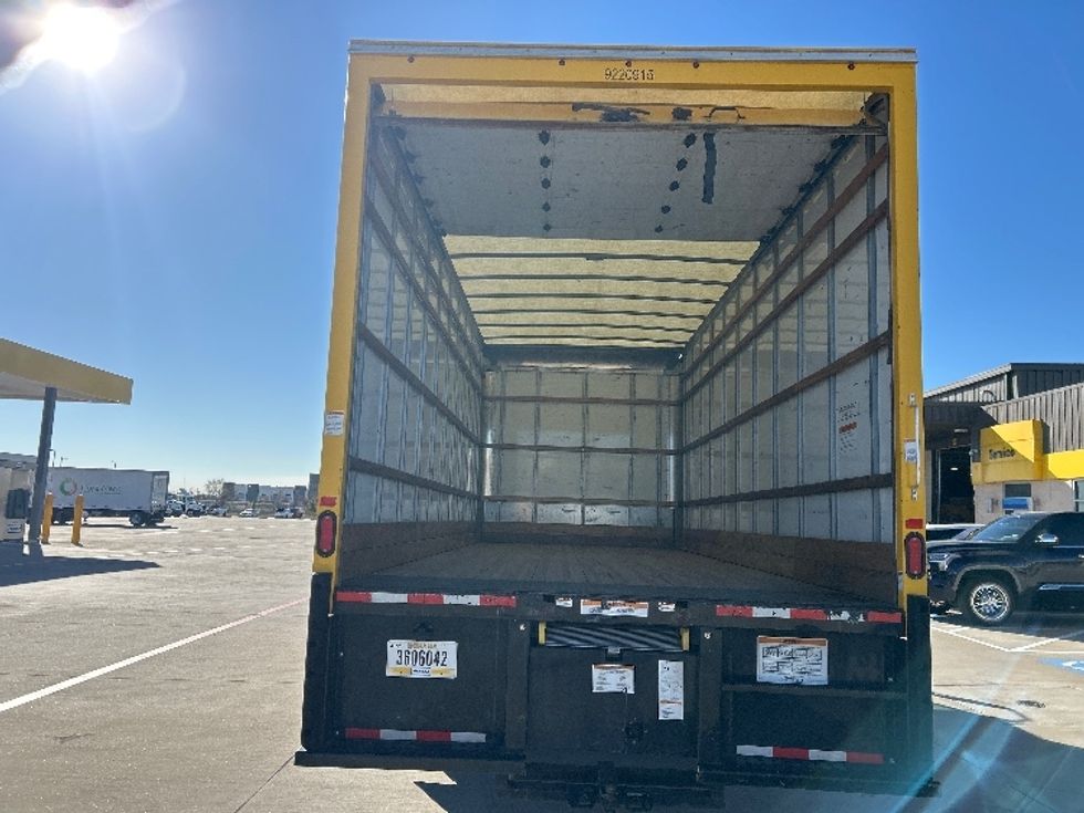 Medium Duty Box Truck-Light and Medium Duty Trucks-International-2021-MV607-Fort Worth-TX-146,222\n\t\tmiles-$ 43,750 - Image 8