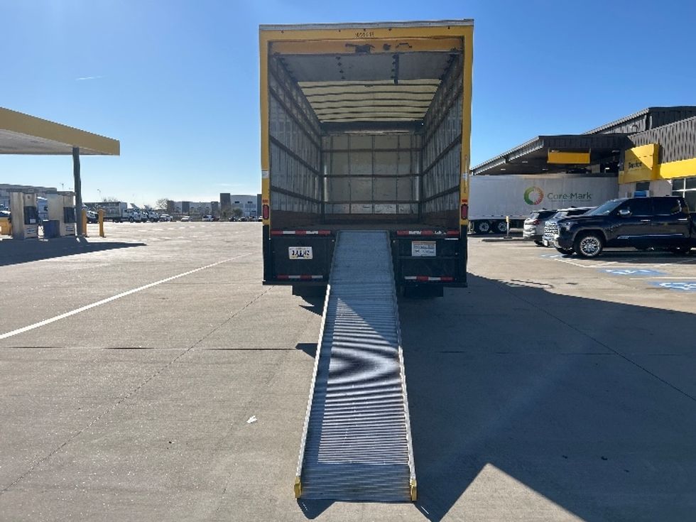 Medium Duty Box Truck-Light and Medium Duty Trucks-International-2021-MV607-Fort Worth-TX-146,222\n\t\tmiles-$ 43,750 - Image 9