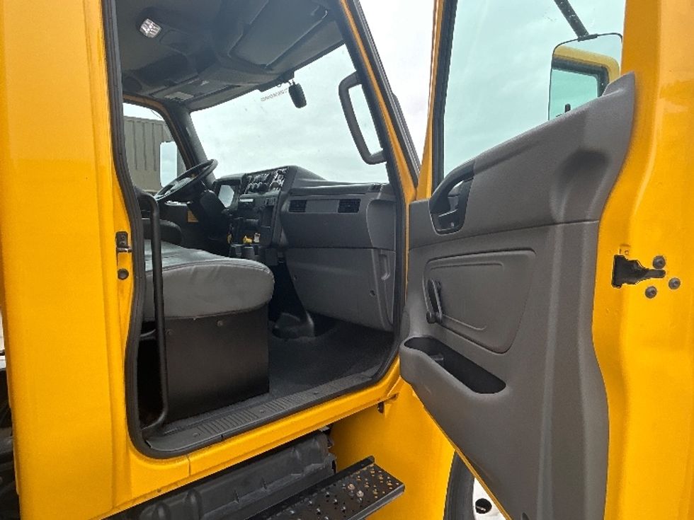 Medium Duty Box Truck-Light and Medium Duty Trucks-International-2021-MV607-Fort Worth-TX-173,234\n\t\tmiles-$ 46,500 - Image 20