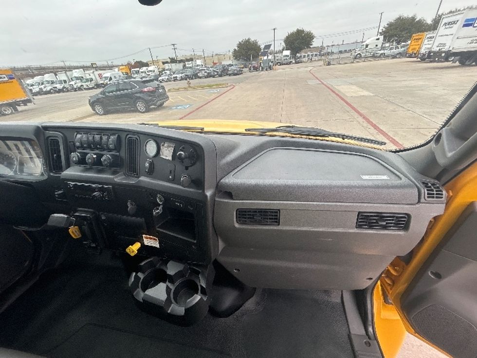 Medium Duty Box Truck-Light and Medium Duty Trucks-International-2021-MV607-Fort Worth-TX-173,234\n\t\tmiles-$ 46,500 - Image 21